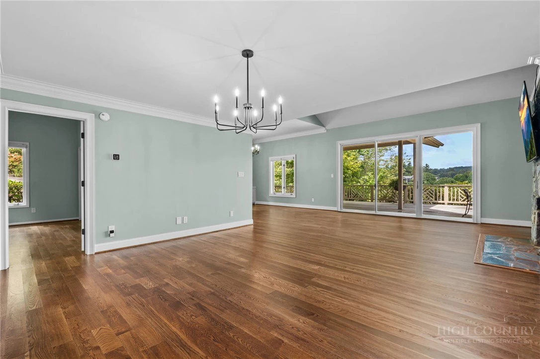 Image number 7 for the current listing