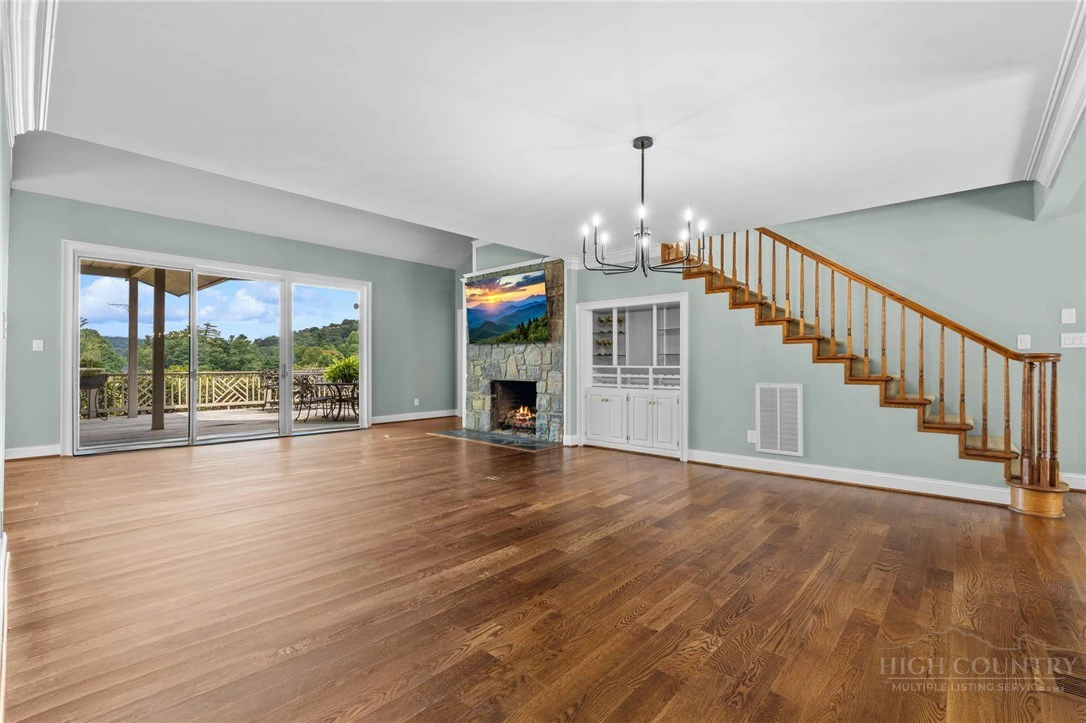 Image number 6 for the current listing