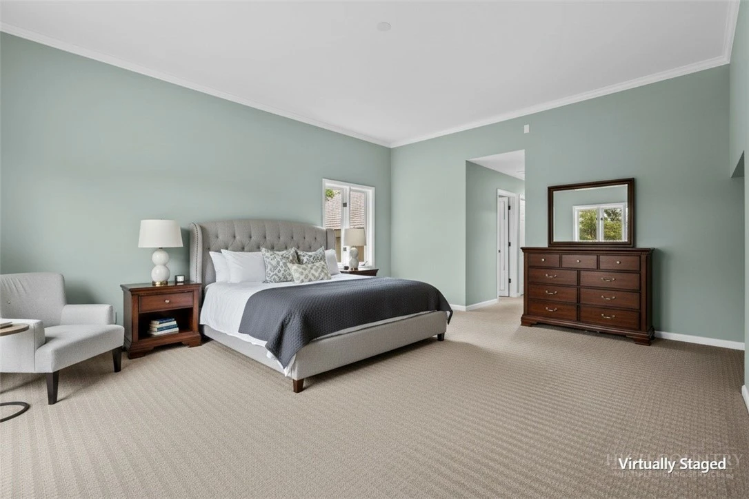 Image number 13 for the current listing