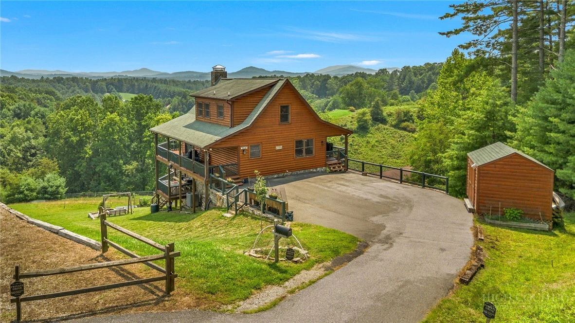 Image number 1 for the current listing