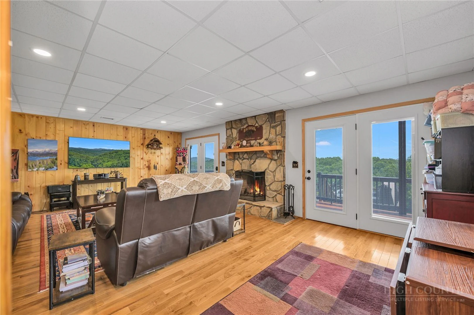 Image number 21 for the current listing