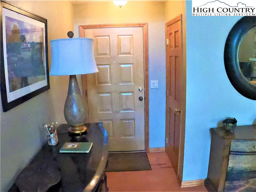 Image number 4 for the current listing