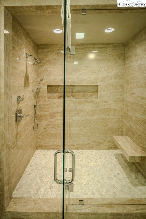 Image number 5 for the current listing