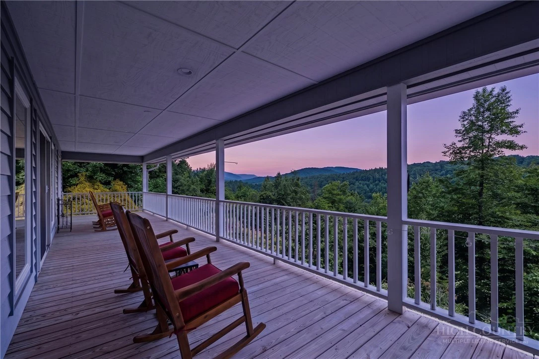 Image number 2 for the current listing