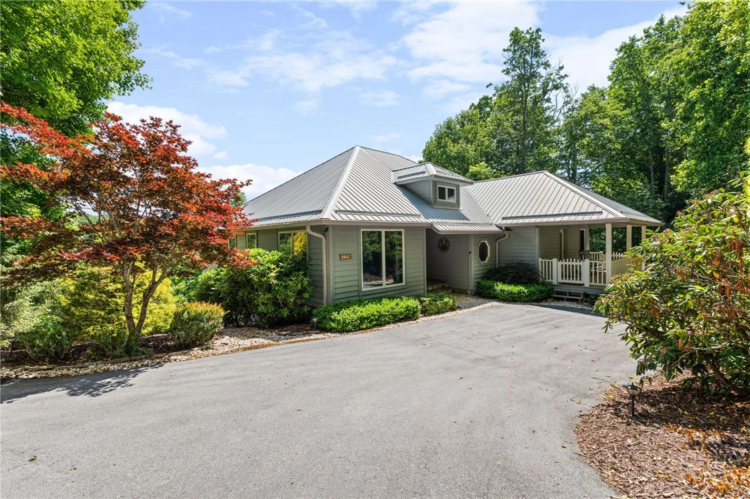 Image number 4 for the current listing