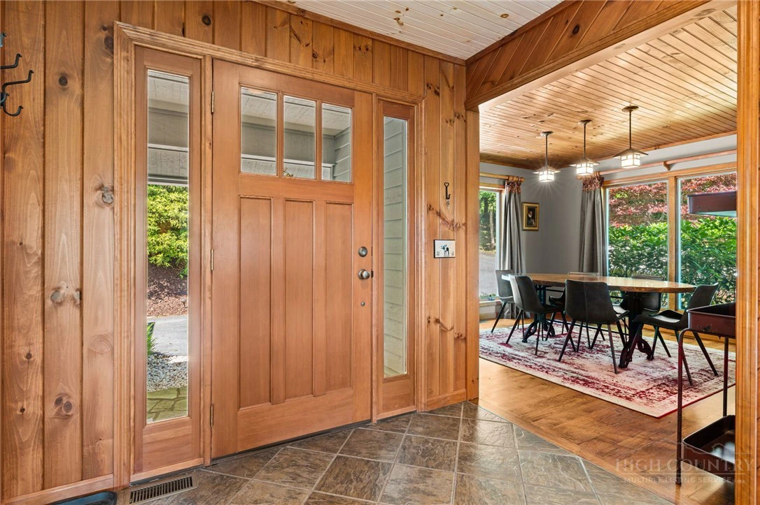 Image number 5 for the current listing