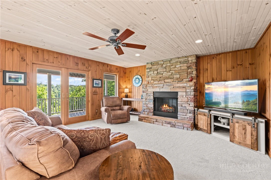 Image number 7 for the current listing
