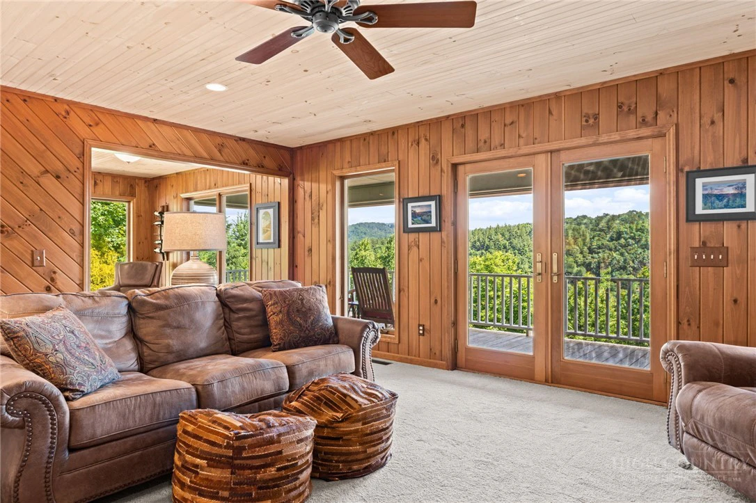 Image number 10 for the current listing