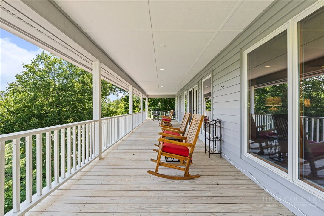 Image number 11 for the current listing