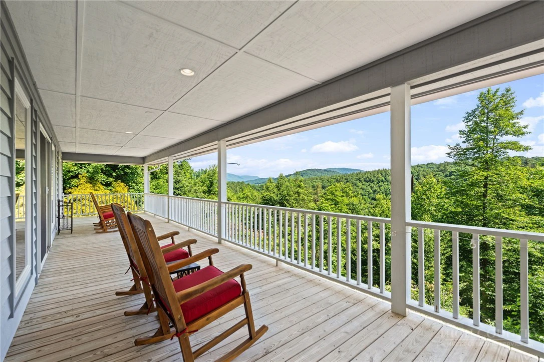Image number 12 for the current listing