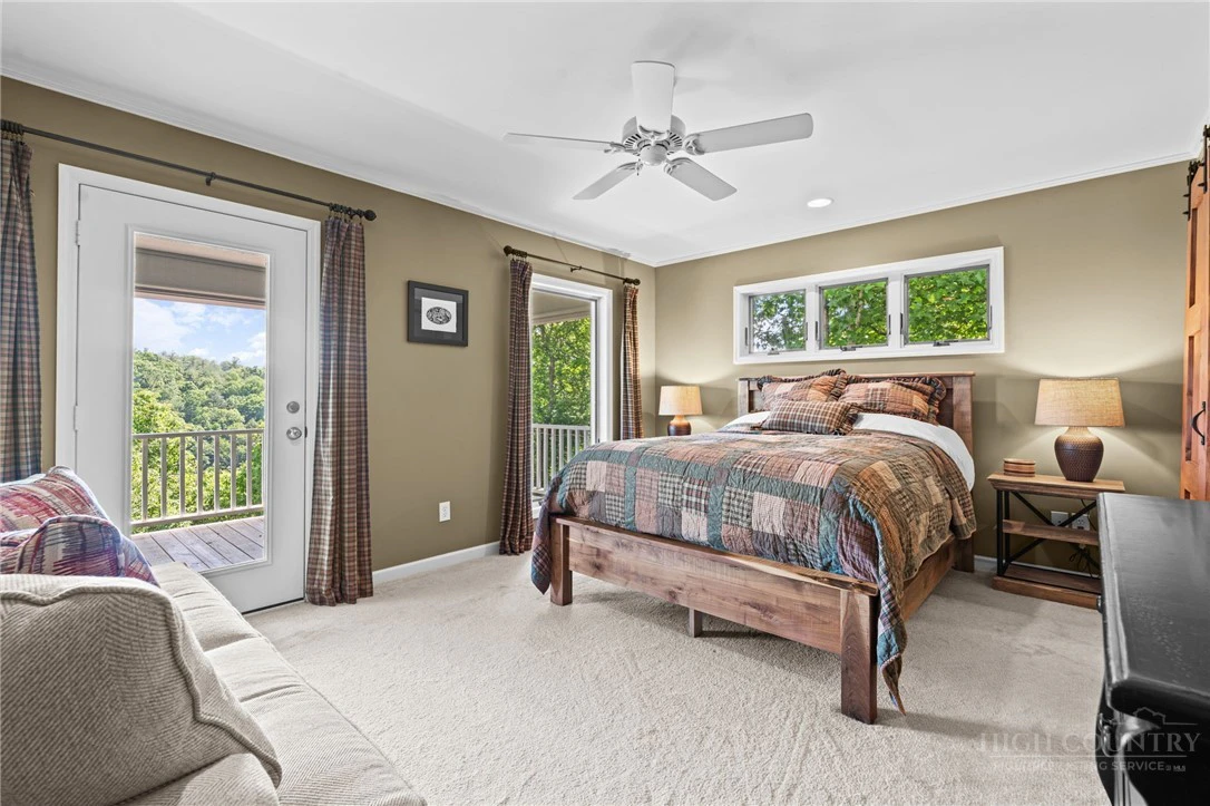 Image number 21 for the current listing