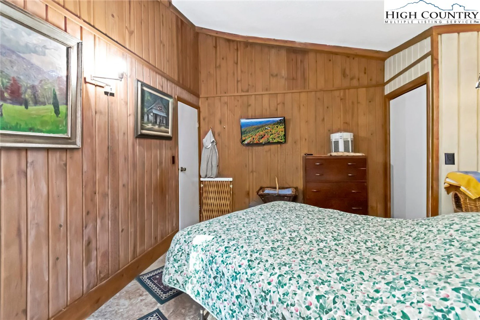 Image number 4 for the current listing