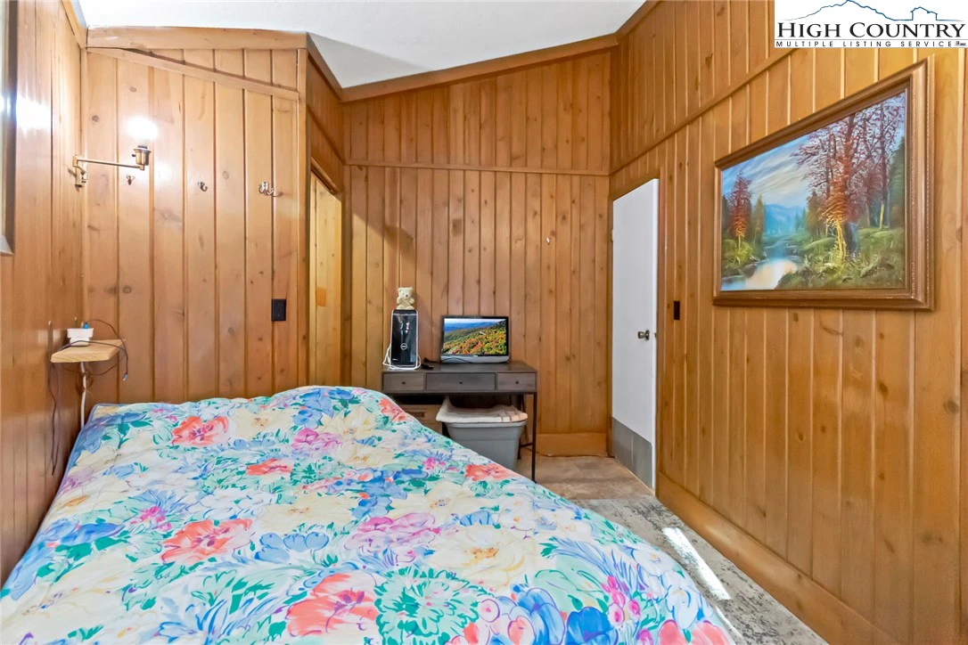 Image number 10 for the current listing