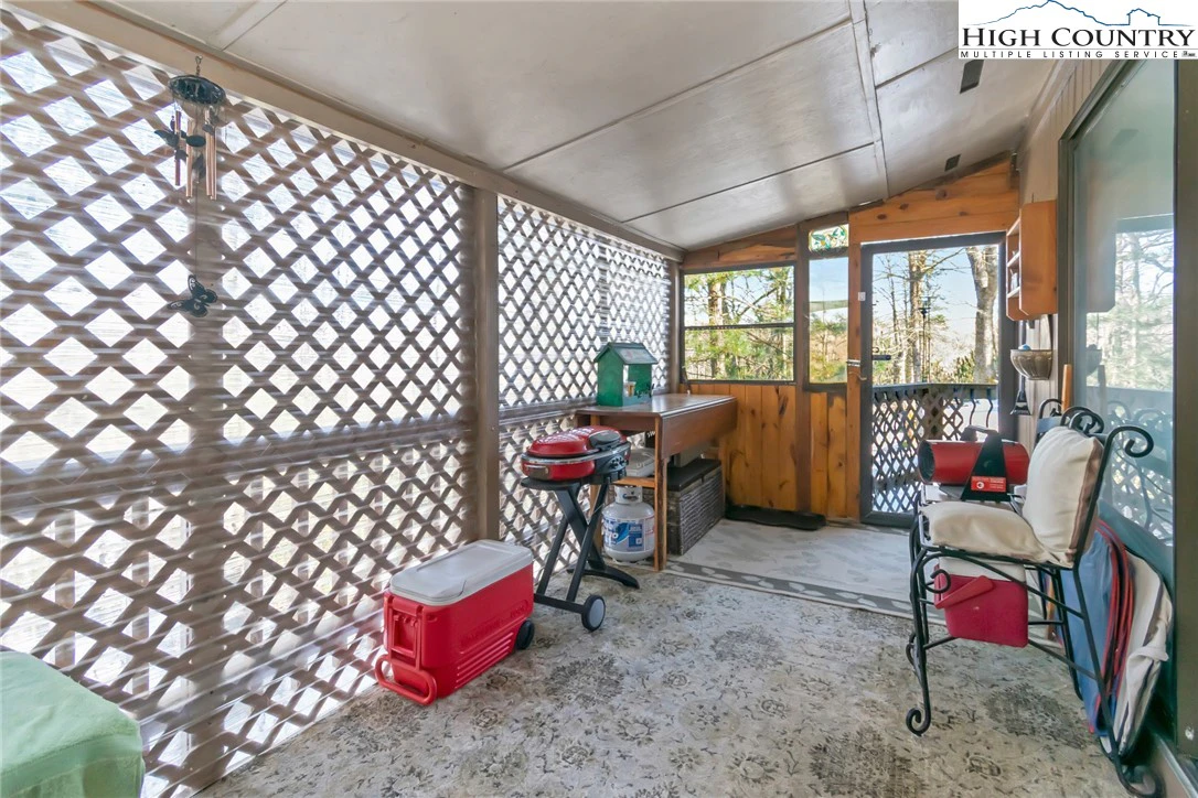 Image number 13 for the current listing