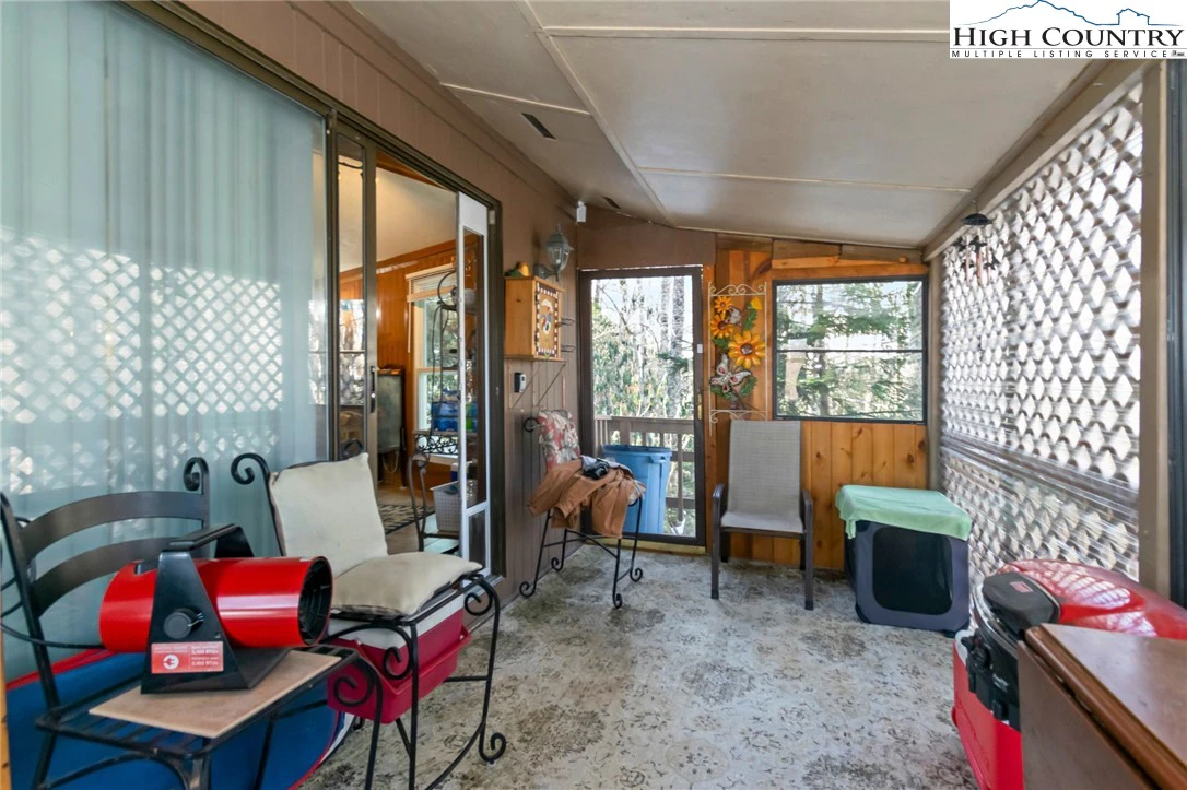 Image number 15 for the current listing
