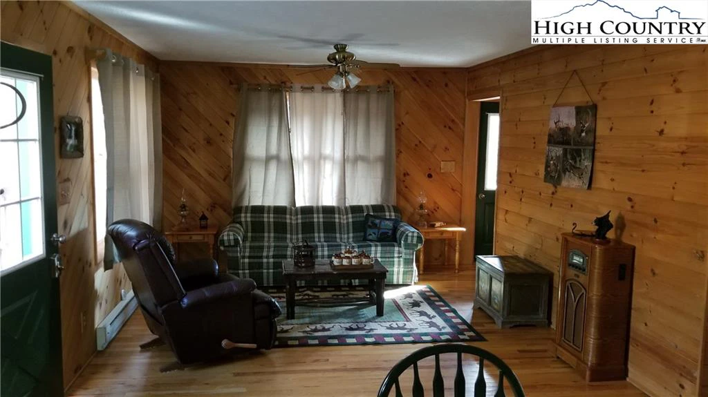 Image number 10 for the current listing