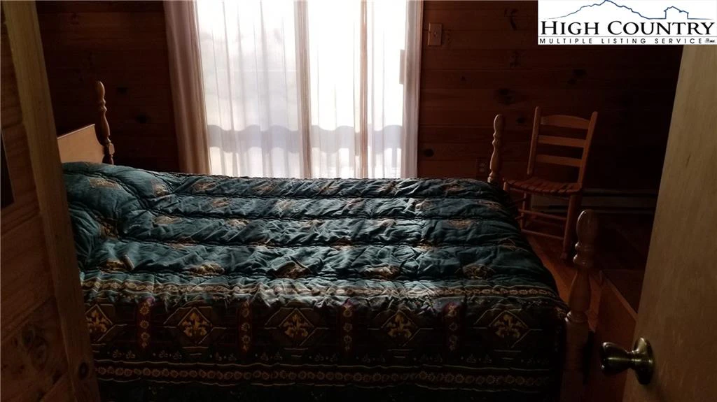 Image number 2 for the current listing