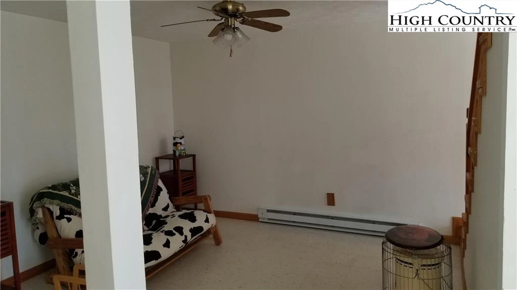 Image number 17 for the current listing