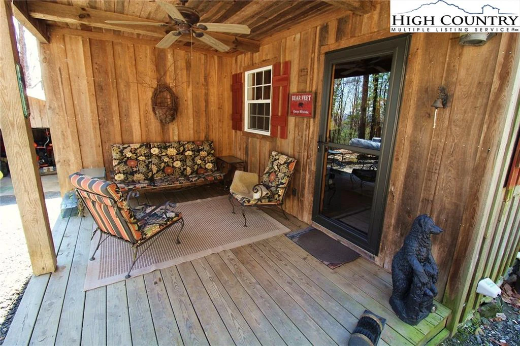 Image number 11 for the current listing