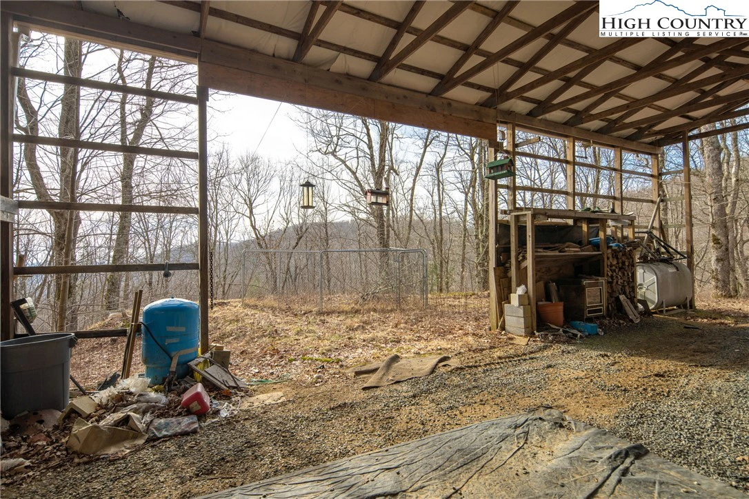 Image number 19 for the current listing