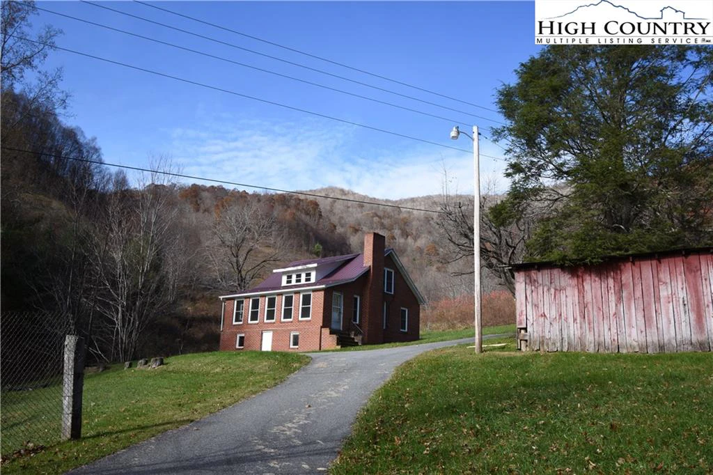 Image number 1 for the current listing