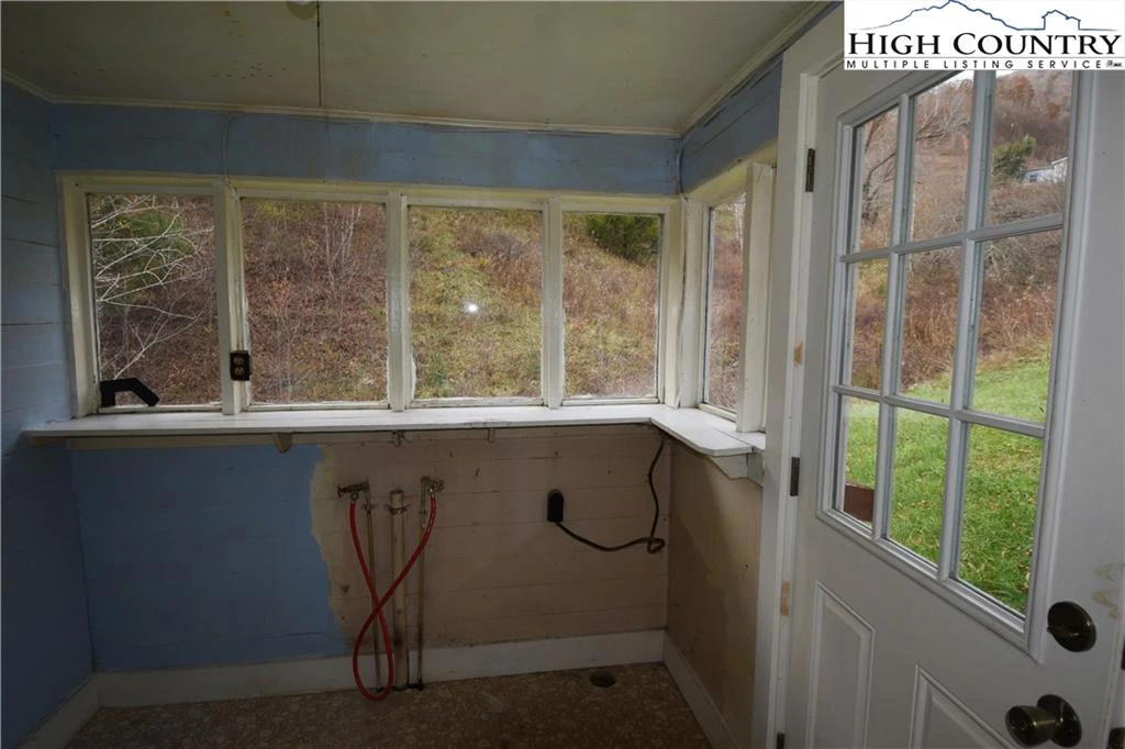 Image number 7 for the current listing