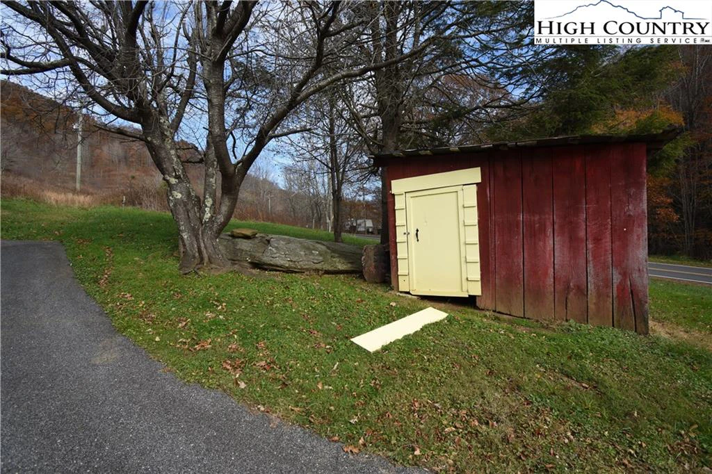 Image number 3 for the current listing