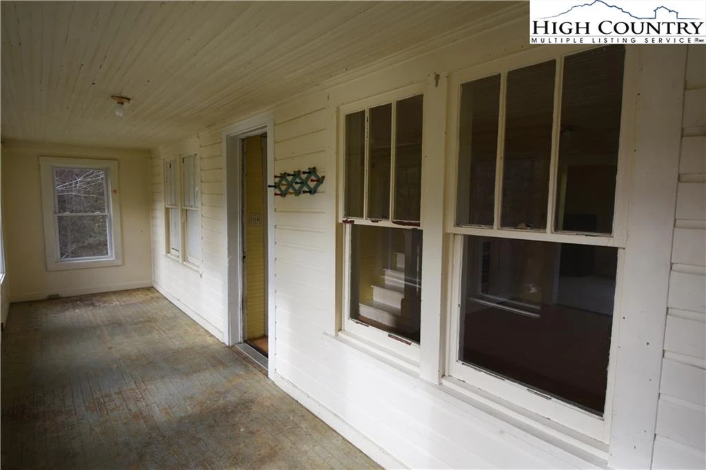 Image number 16 for the current listing
