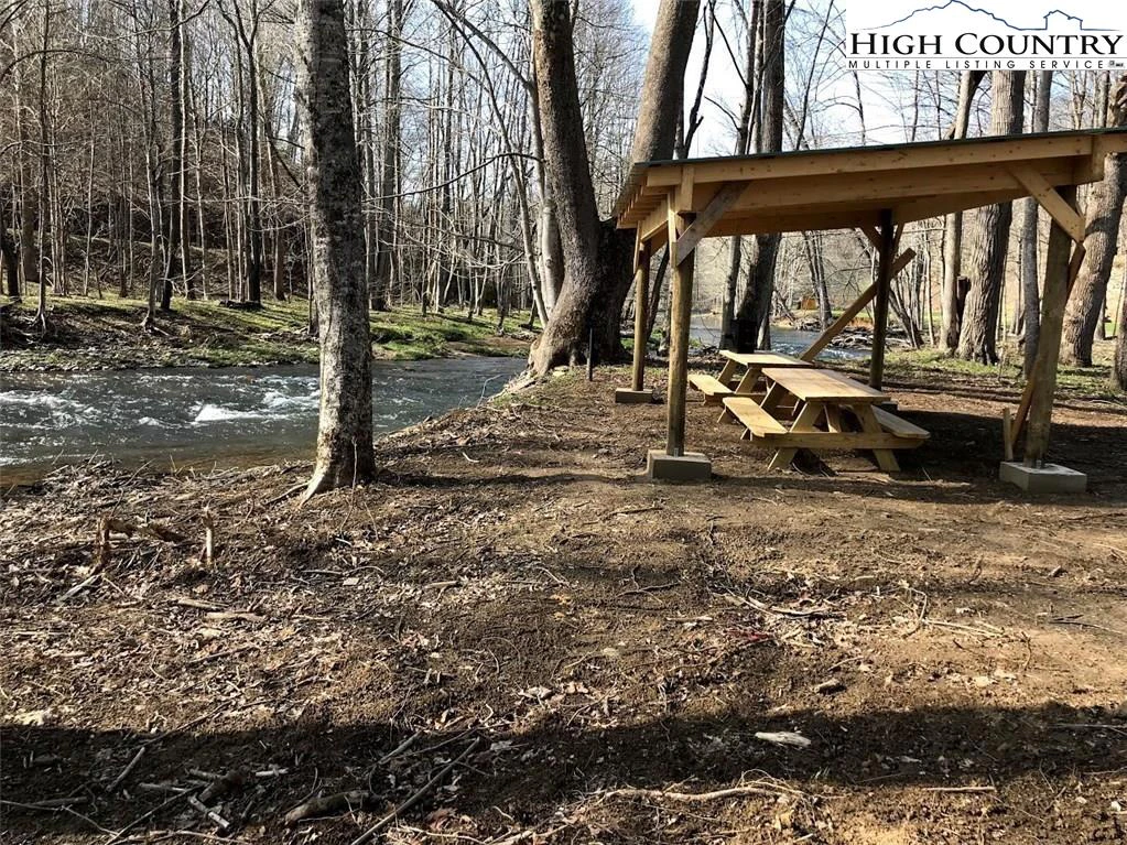 Image number 7 for the current listing