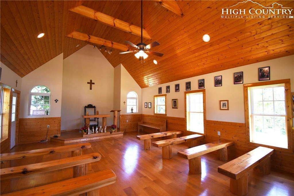 Image number 7 for the current listing