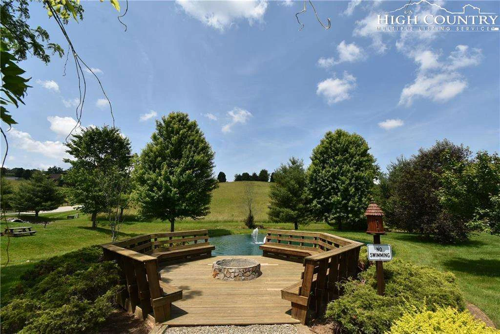 Image number 4 for the current listing