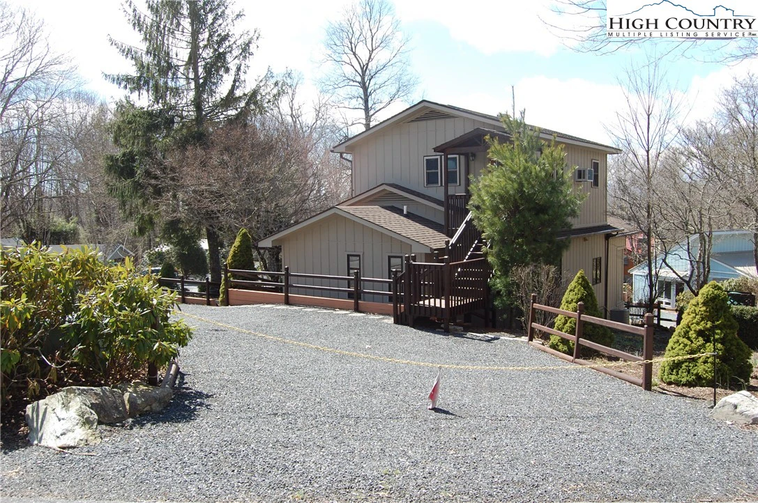 Image number 12 for the current listing