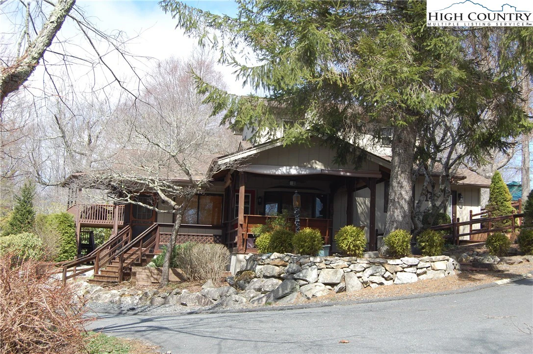 Image number 11 for the current listing