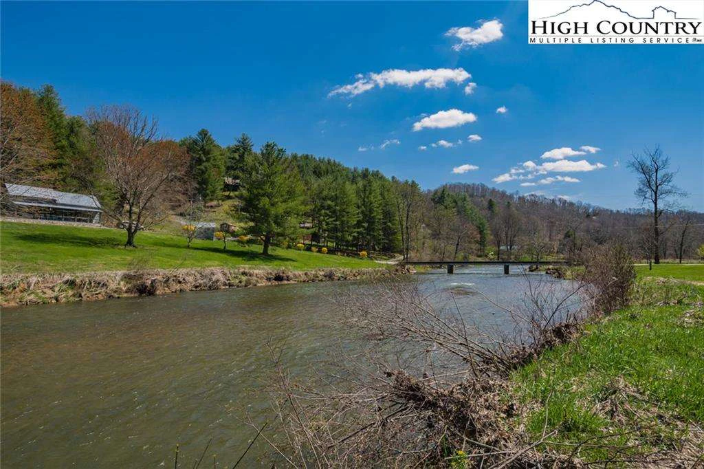 Image number 8 for the current listing