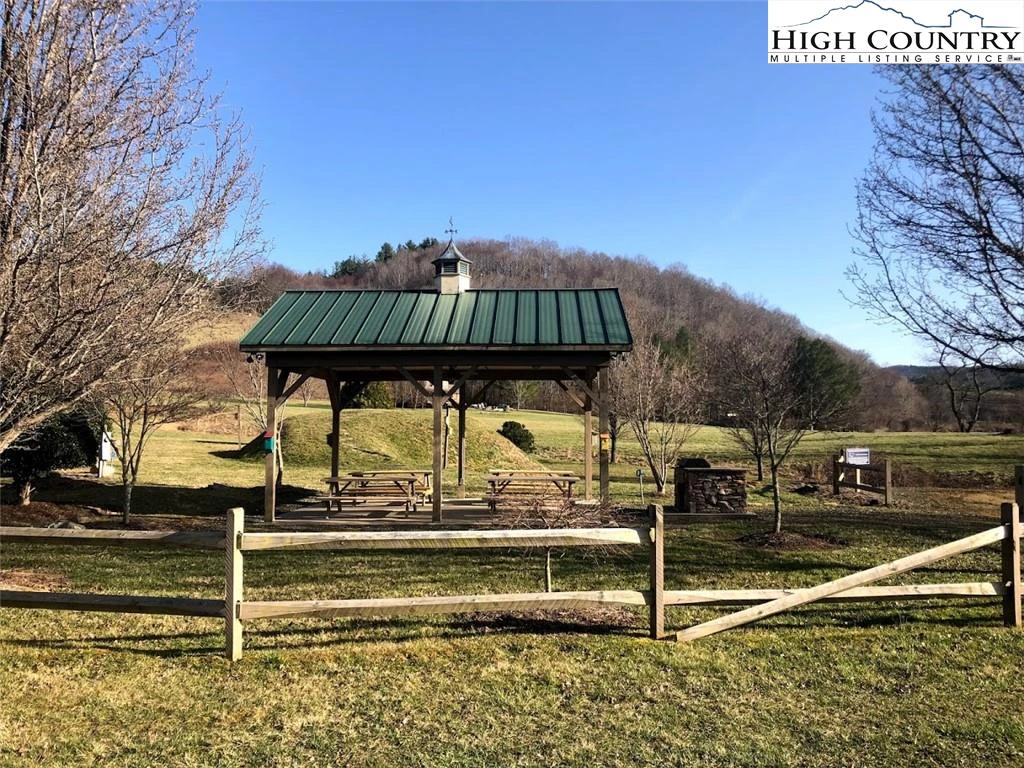 Image number 3 for the current listing
