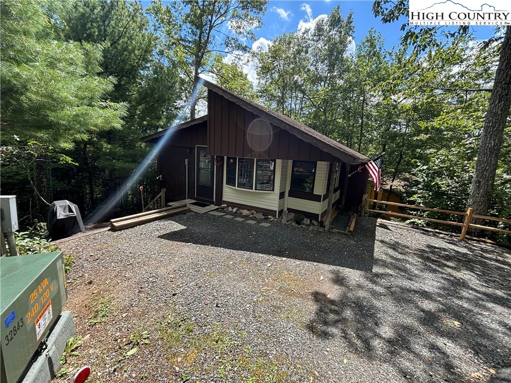 Image number 1 for the current listing