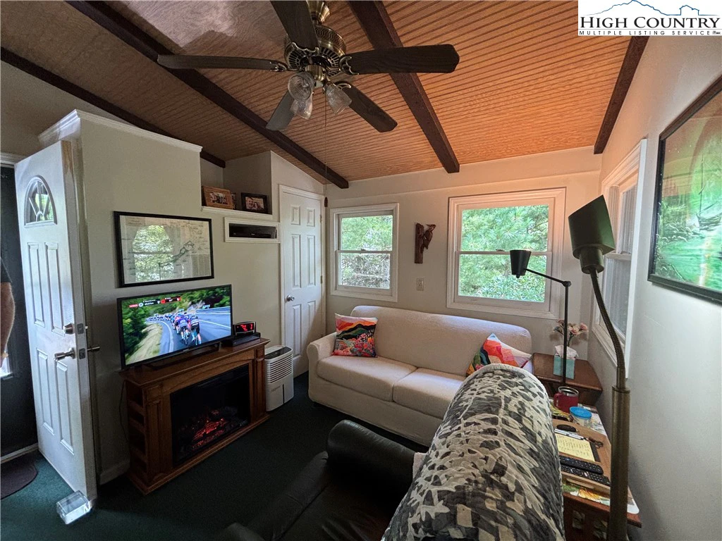 Image number 8 for the current listing