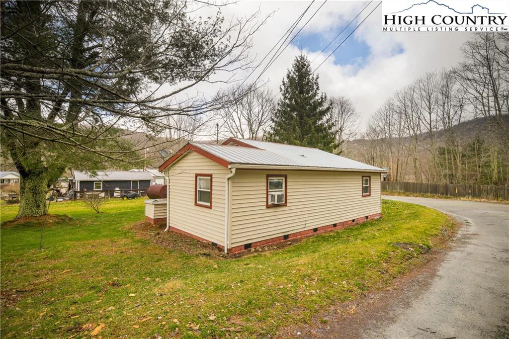 Image number 12 for the current listing