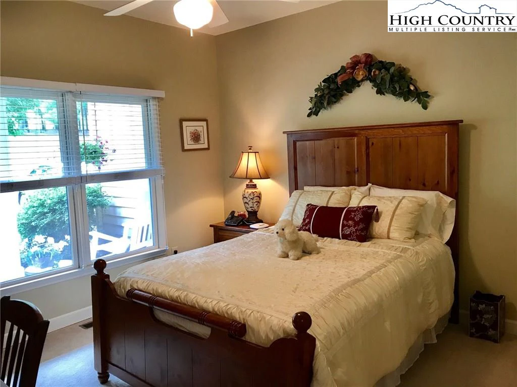 Image number 12 for the current listing
