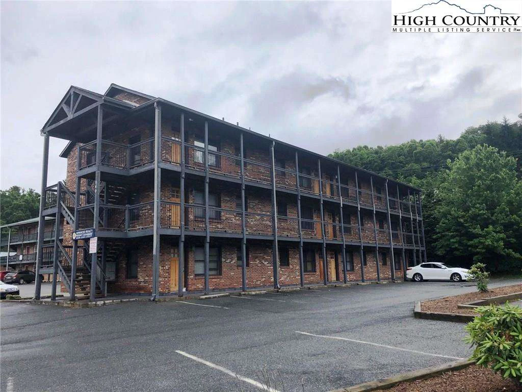 Image number 1 for the current listing