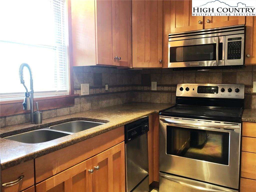 Image number 11 for the current listing