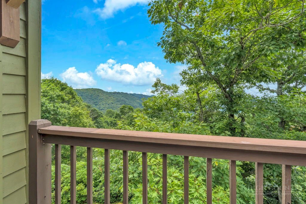 Image number 20 for the current listing