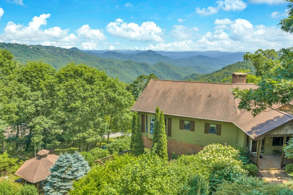 Image number 2 for the current listing