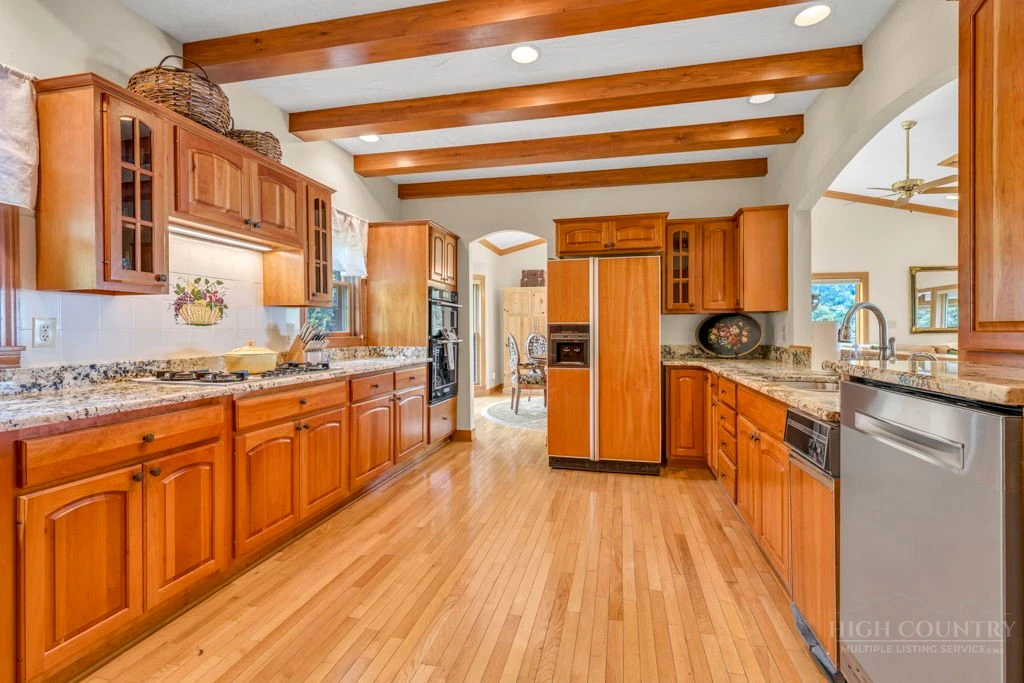 Image number 7 for the current listing