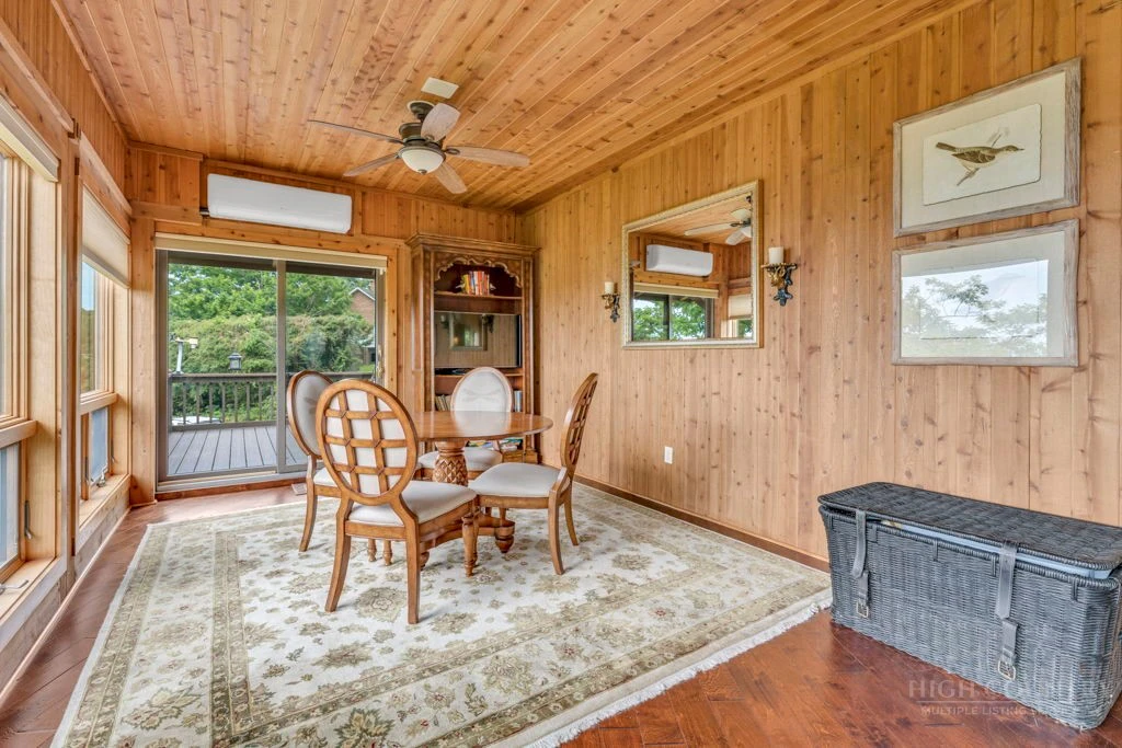 Image number 18 for the current listing