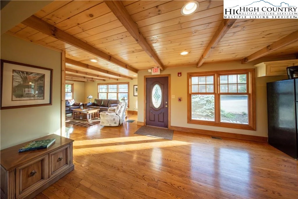 Image number 5 for the current listing
