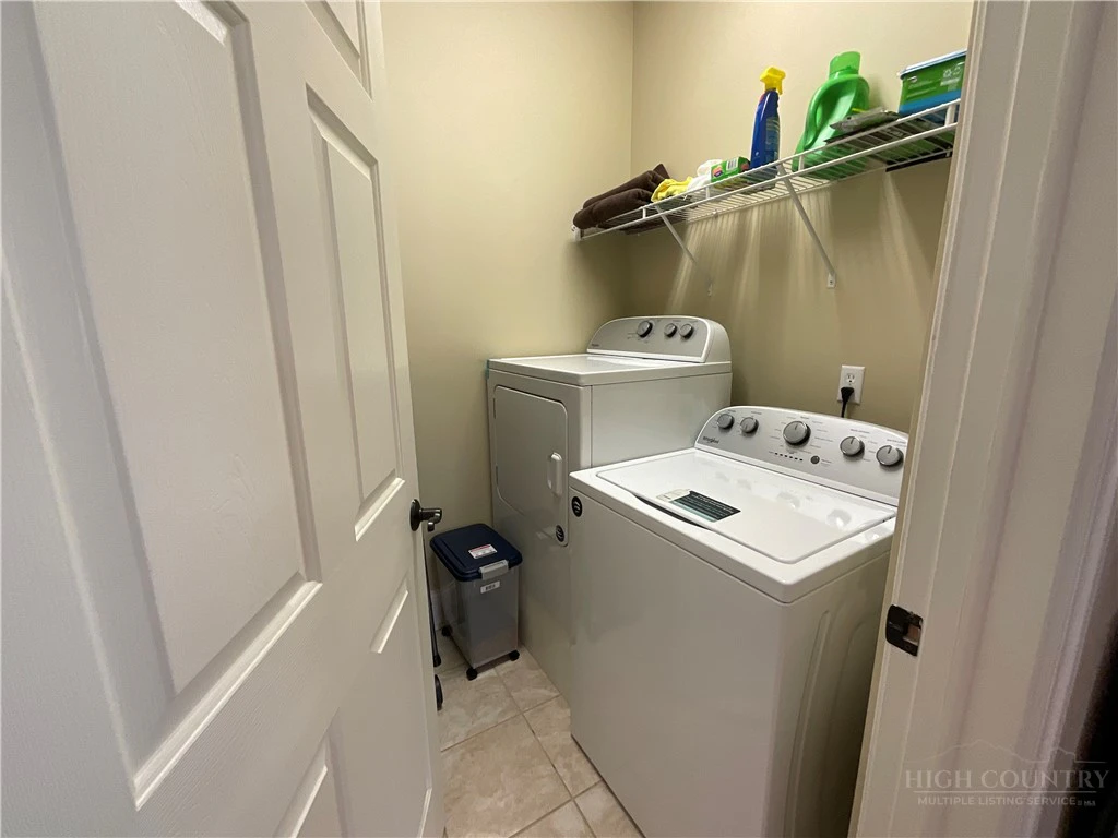 Image number 2 for the current listing