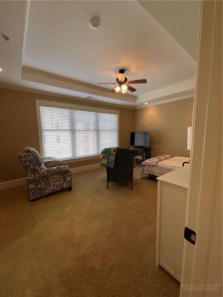 Image number 12 for the current listing