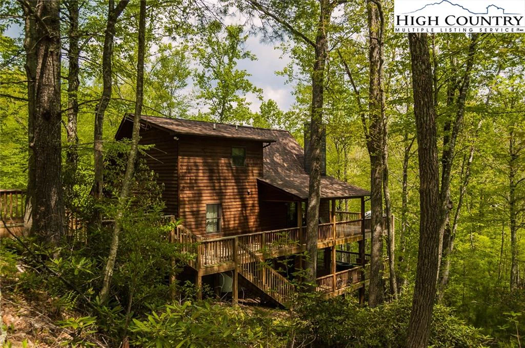 Image number 1 for the current listing
