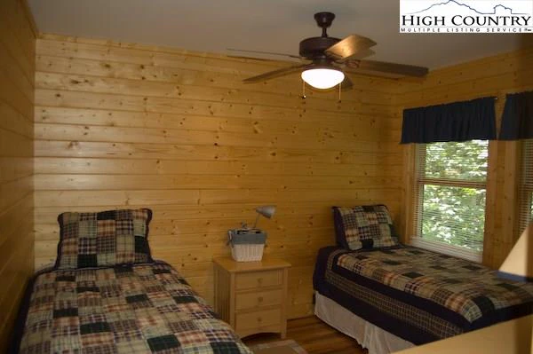 Image number 5 for the current listing